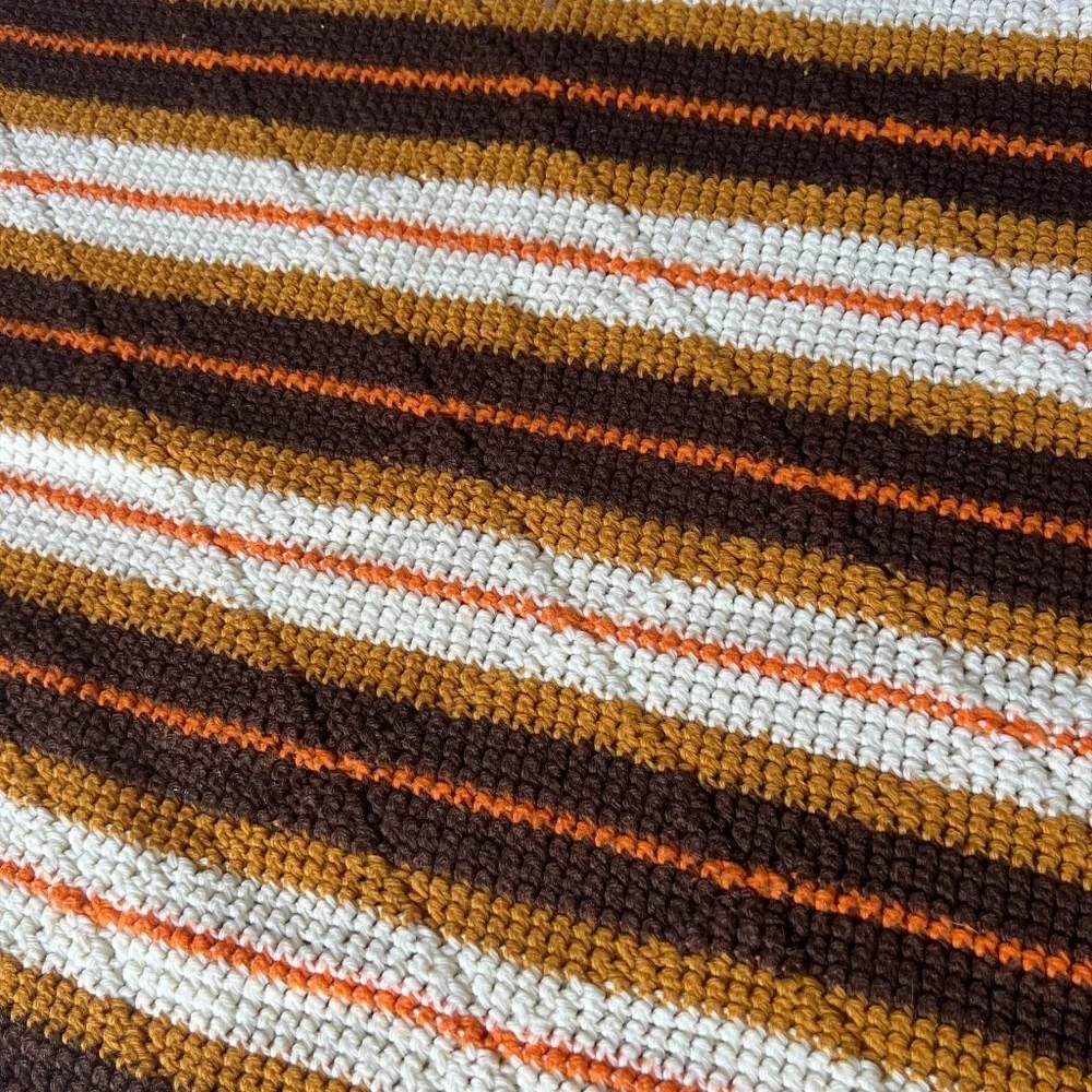 Vintage 70s Fall Autumn Orange‎ Brown Knit Crochet Fringe Blanket Throw